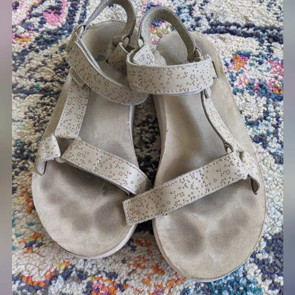 Teva Cream Leather Midform Flatform Sandals with Starry Design